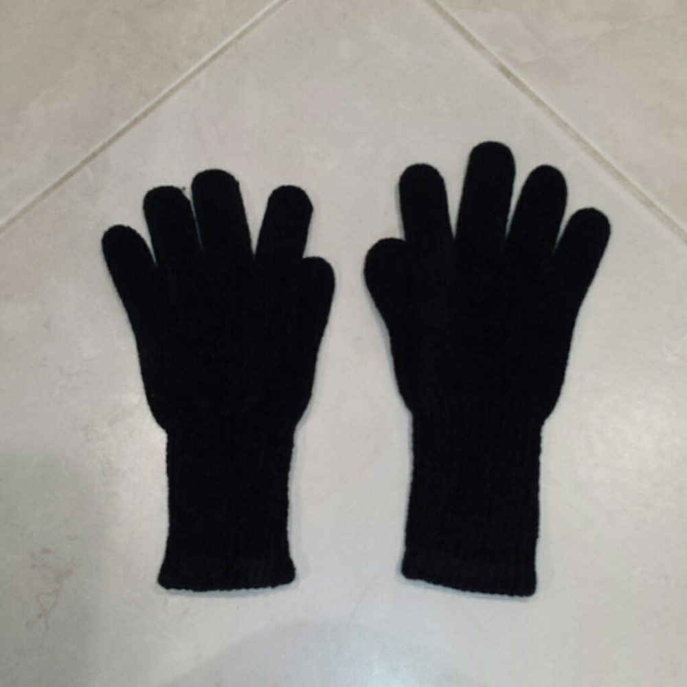 Ladies small soft gloves
